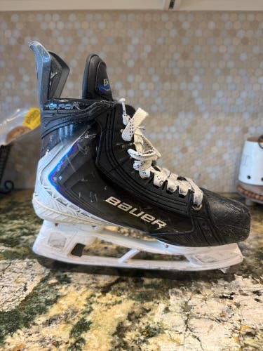 2025 Bauer Vapor Flylite Hockey Skates Size 5 (Used)