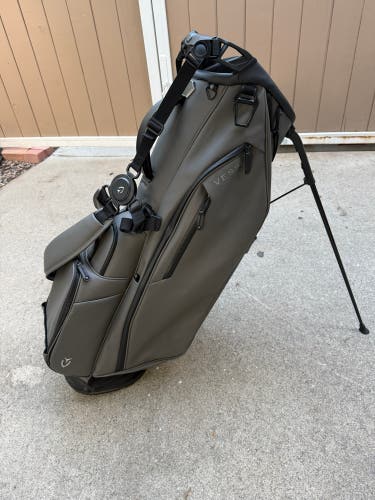Vessel golf bag