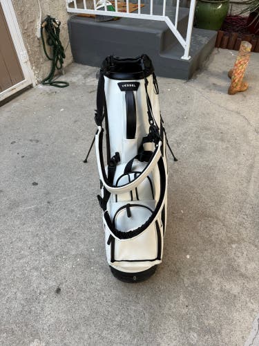 Vessel golf bag