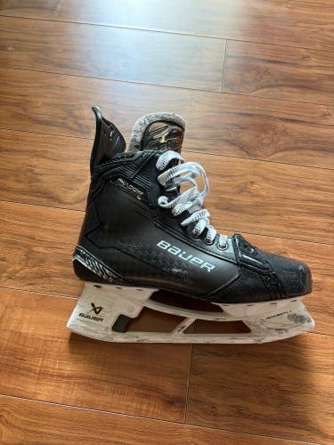 Bauer Supreme Shadow Hockey Skates 9 (Used)