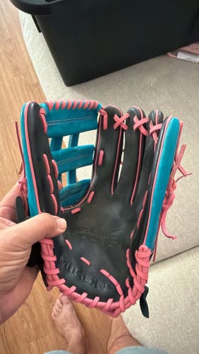 Miken Pro Series RH Softball Glove 13" (New)