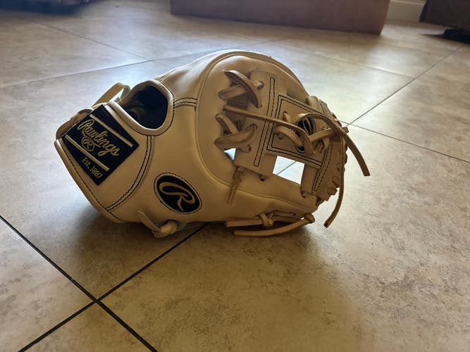 2025 Rawlings RH Infield Baseball Glove 11.25" (Used)
