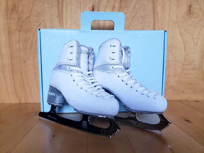 Aura Sky50 Ice Figure Skates w/ MK Phantom Blades, size 215C