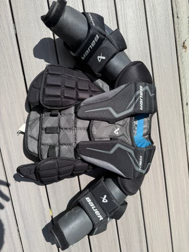 Large/Extra Large Bauer GSX Goalie Chest Protector (Used)