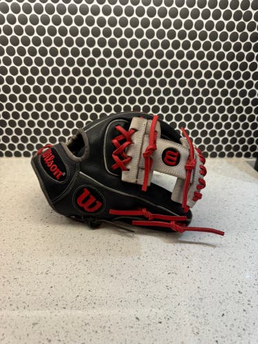 Wilson A2000 RH Infield Baseball Glove 11.25" (Used)