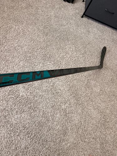 Senior CCM Vizion Left Hand Hockey Stick P28 85 Flex (New)