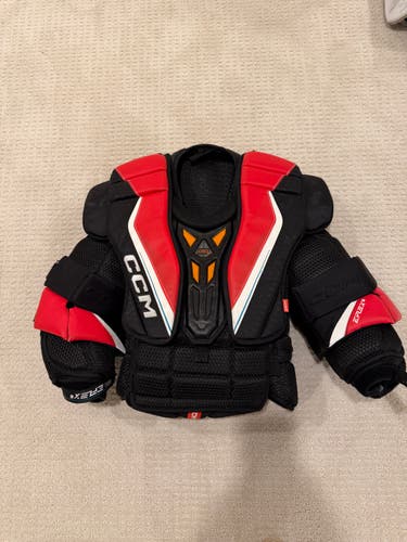 Medium CCM Extreme Flex Shield 6 Pro Goalie Chest Protector (Used)