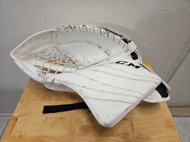 CCM EFlex 5.9 Regular Glove (Used)