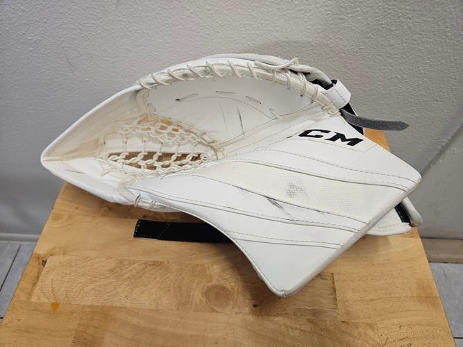 CCM EFlex 5.5 Regular Glove (Used)