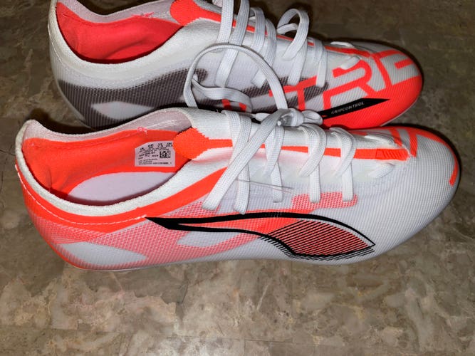 Size M 7.5 (W 8.5) Puma Ultra 5 Ultimate Cleats Cleats FG (New)