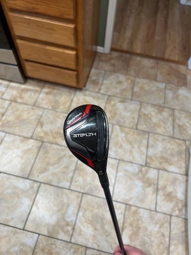 Men's 2022 TaylorMade Stealth Rescue Right Handed Hybrid Stiff Flex 4H (Used)