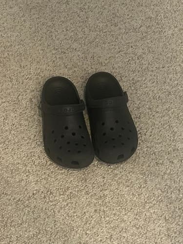 Black Unisex Size M 7.0 (W 8.0) Adult Crocs Classic Clog Shoes (Used)