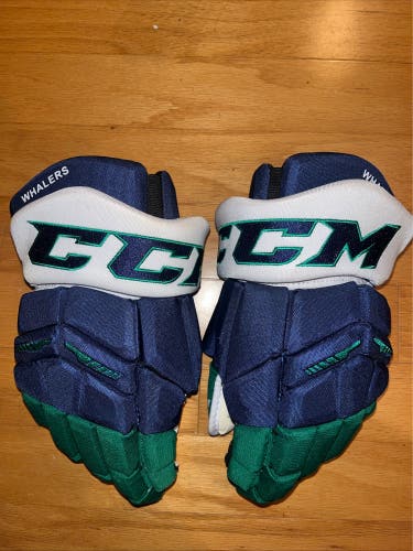 CCM Whalers Pro Stock Gloves 14 HG65C Green Blue White Rare Hockey