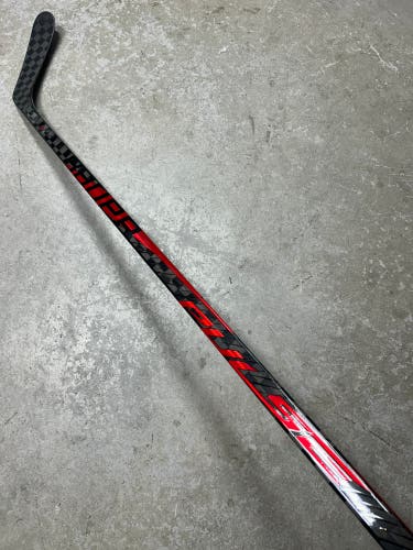 82 Flex Custom P28 Senior Bauer Pulse Right Hand Hockey Stick (New) Pro Stock