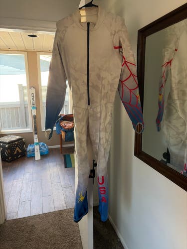 Men's Large Spyder Padded Racing Ski Suit (Used) FIS Legal