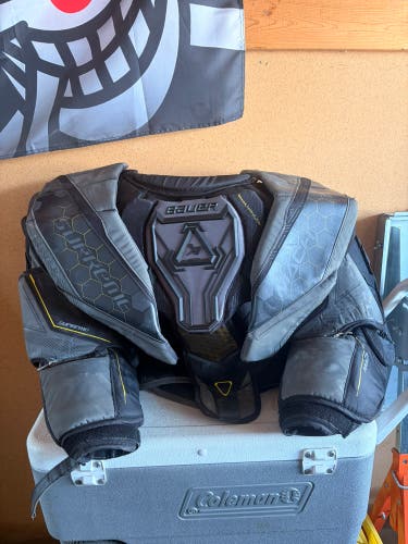 Large Bauer Mach Goalie Chest Protector (Used)