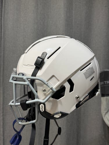 White Youth Large Schutt F7 LX1 Helmet