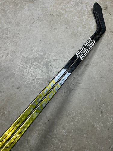 2 PACK 87 Flex P28 Senior Bauer Vapor Hyperlite Left Hand Hockey Stick (New) Pro Stock