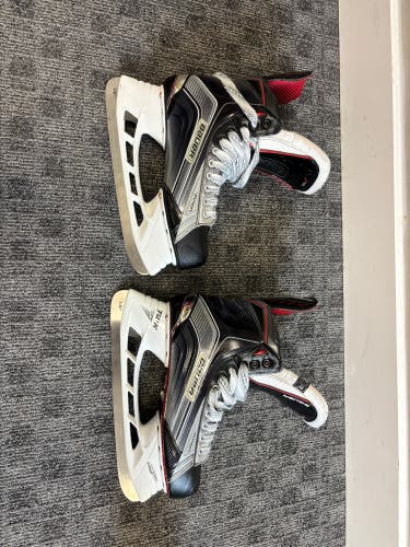 2017 Bauer Vapor X900 Hockey Skates Regular Width size 11 (Used)