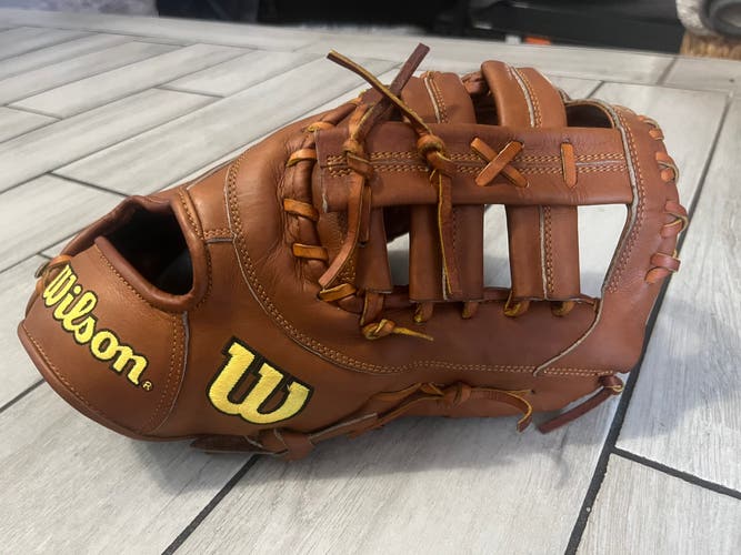 Wilson A2000 RH First Base Baseball Glove 12.5" (New)