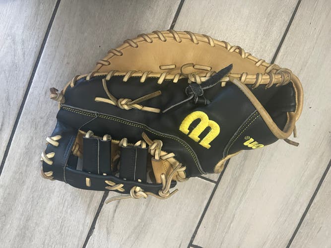 Wilson A2000 RH First Base Baseball Glove 12.5" (Used)