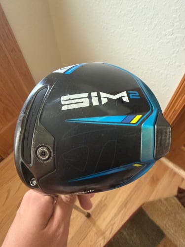 Men's TaylorMade Sim2 Left Hand Driver Stiff Flex 10.5 Loft Graphite Shaft 46" (Used)