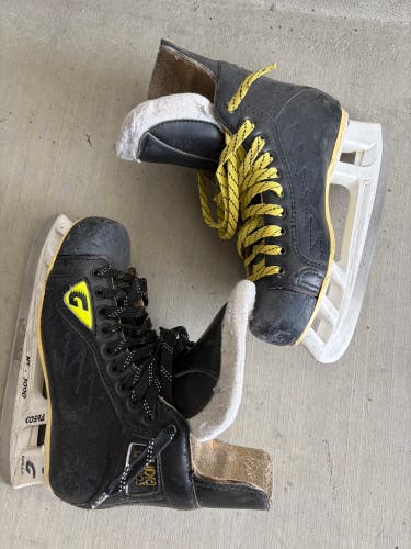 Graf Supra 703 Hockey Skates 7 (Used)