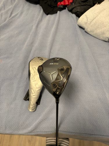 RH TaylorMade Qi35 LS Driver + Ventus Black Velocore 68 gram x-stiff shaft