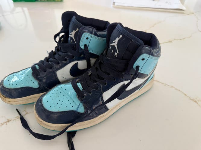 Blue Men's 5Y (Big Kids / Youth) Youth Air Jordan JORDAN RETRO 1 Shoes (Used)