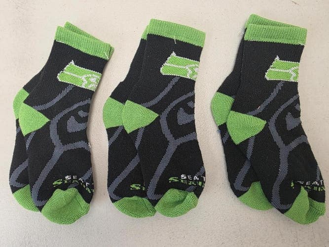 ST50 YOUTH NFL SEATTLE SEAHAWKS Lot of 3 Crew Socks NEW