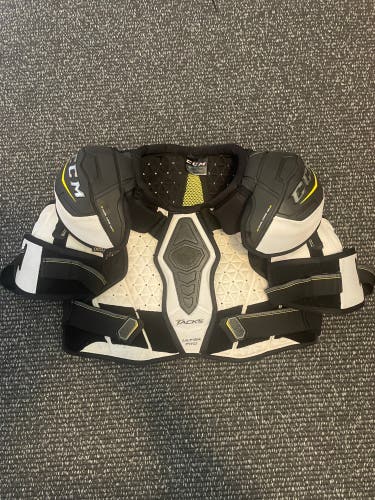 Men's Large Senior CCM Ultra Tacks Shoulder Pads Pro Stock (Used)