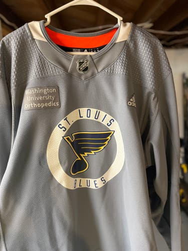 Gray Size 56 Men's Adidas Jersey (Used)