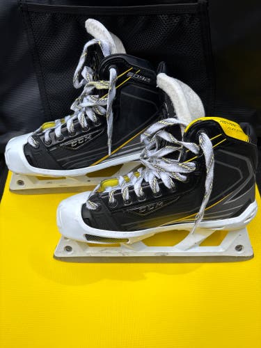2016 CCM Tacks 6092 Hockey Goalie Skates Regular Width 7.5 (Used)