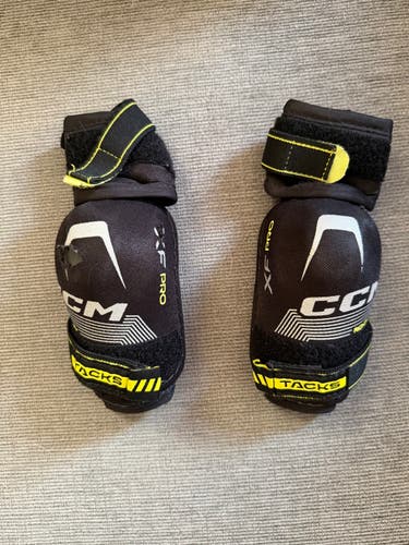 Youth Large CCM Tacks Elbow Pads (Used)
