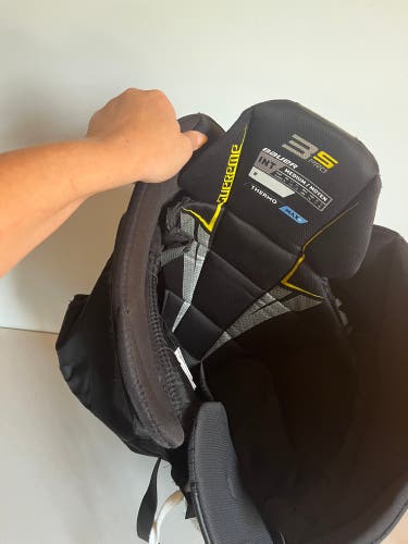 Bauer Supreme 3S Pro intermediate Medium Hockey Pants (Used)