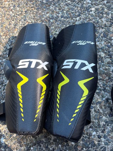 Medium Youth STX Stallion 200 Arm Pads (New)
