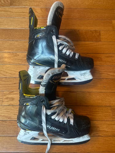 2022 Bauer Supreme M4 Hockey Skates Wide Width Size 5 (Used)