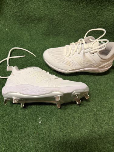 White Women's Size M 5.5 (W 6.5) New Balance Low Top Metal (New)