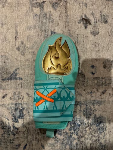 Gold Senior Sliding Mitt (Used)