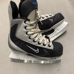 Nike Ignite Hockey Skates Size 2 (Used)
