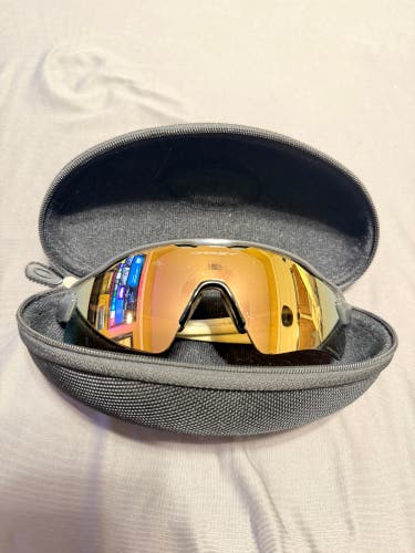 Unisex One Size Fits All Oakley Radar EV Sunglasses (Used)