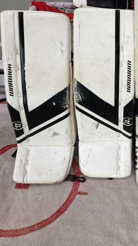 24" Warrior Goalie Leg Pads (Used)