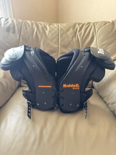 Extra Large Youth Riddell Blaze Shoulder Pads (Used)