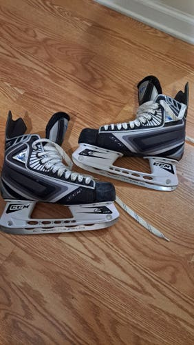 CCM Vector 05 Hockey Skates Regular Width (Used)