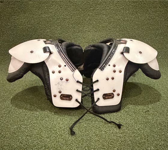 Youth Football Shoulder Pads (12341)