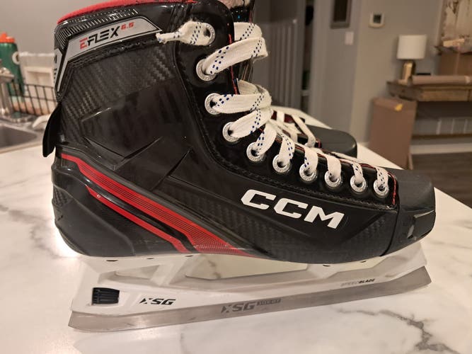 CCM EFlex 6.5 Hockey Goalie Skates Regular Width 8 (Used)
