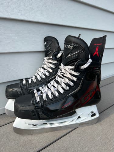 Black 2026 CCM JetSpeed FT890 Hockey Skates Regular Width 7 (Used)
