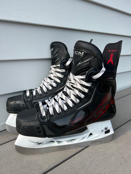 Black 2026 CCM JetSpeed FT890 Hockey Skates Regular Width 7 (Used)