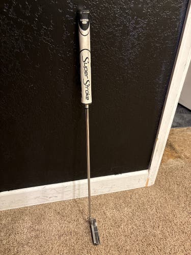 Yes! Callie Blade Left Hand Putter 35" (Used)