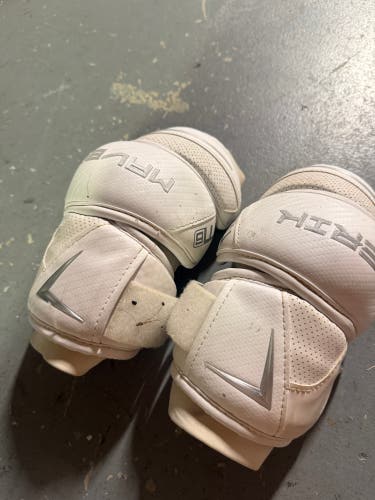 Medium Adult Maverik M6 Arm Pads (Used)